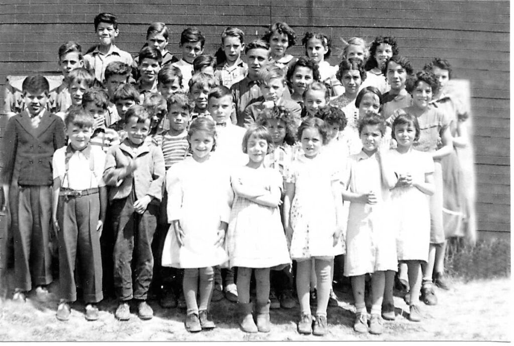 Eleves-ecole-rang-8-9-1953