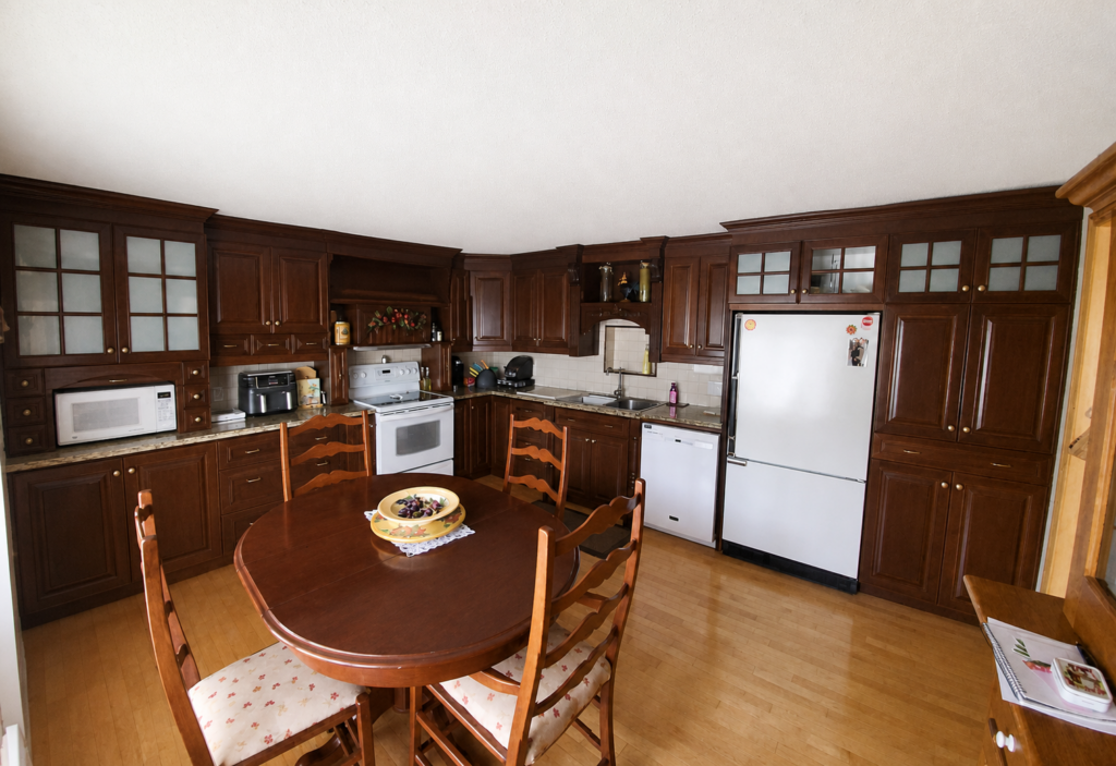 1000076111